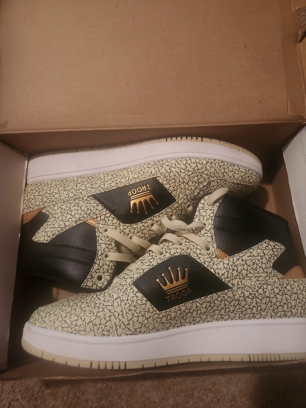 Men's Cream & Black Patterned Athletic High-Top Sneakers